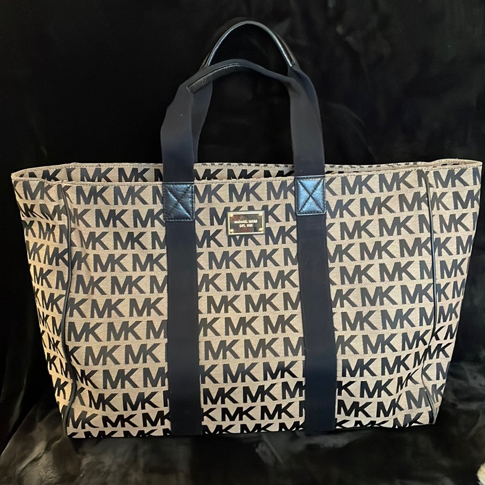 Michael Kors XL Gray & Black Tote Bag